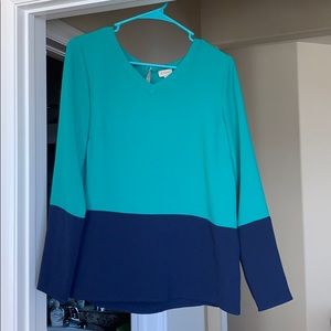 Green and navy blouse ✨